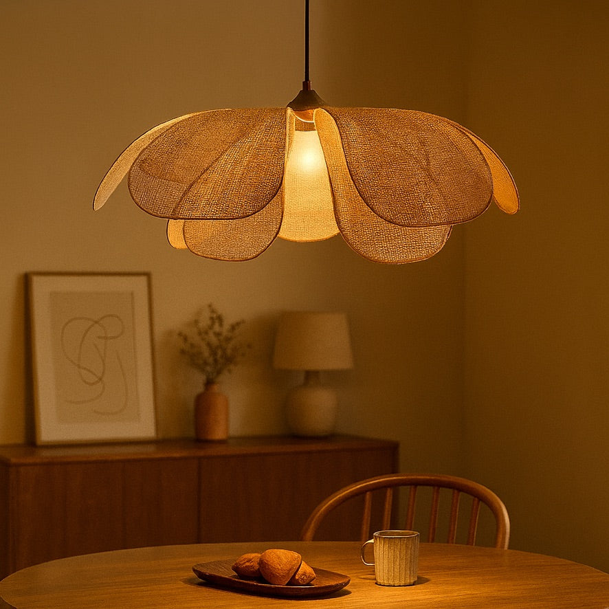 Rattan Petal Pendant Light – Natural Flower-Inspired Ceiling Lamp